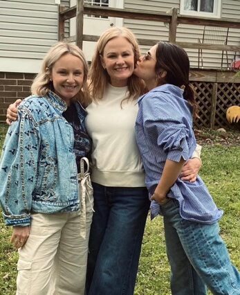 Maggie Hale with her mom and sister.